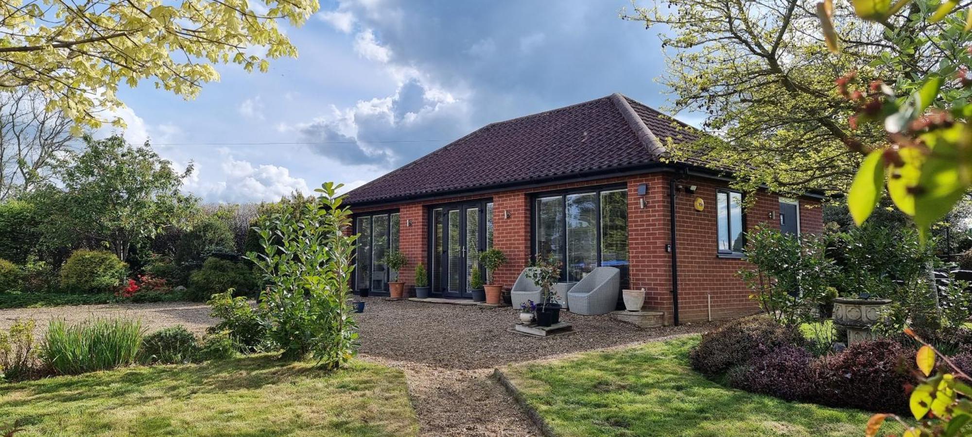 Begonia Cottage Briston Екстер'єр фото